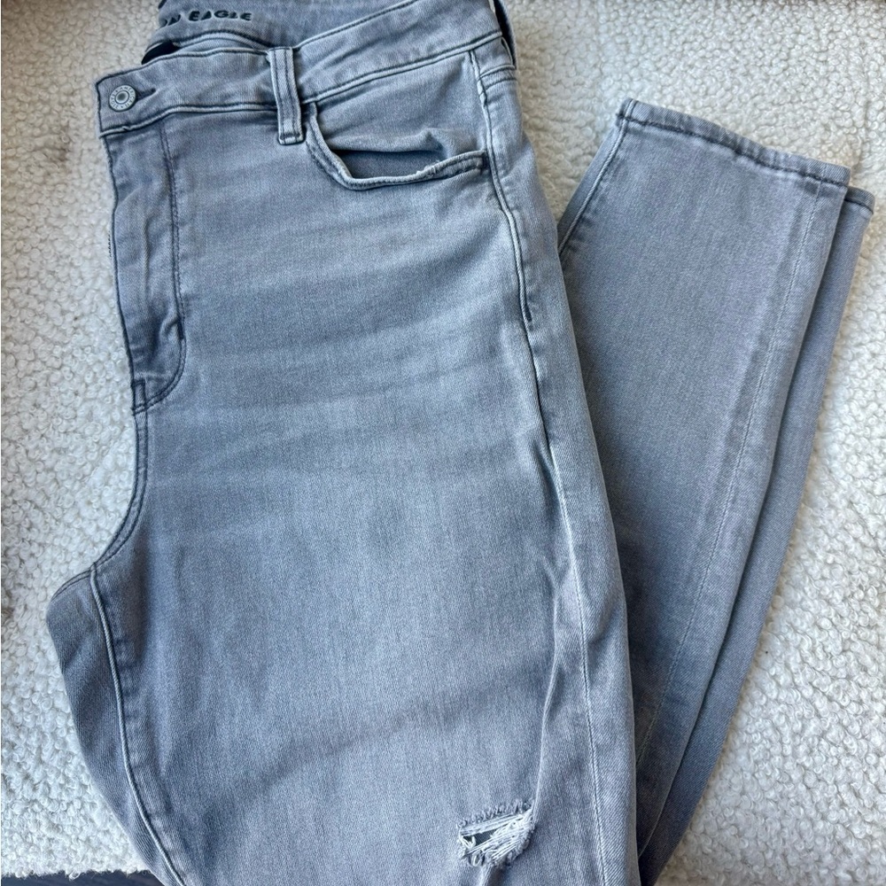 American Eagle Gray Distressed High Rise Skinny Jeans Size 14 Short